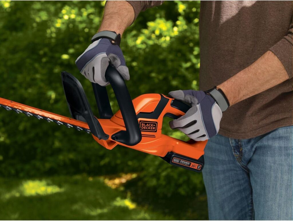 Best Hedge Trimmer – BLACK+DECKER 20V MAX Cordless Review